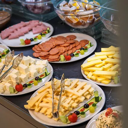 Amr - Durres 호텔 Škalngur