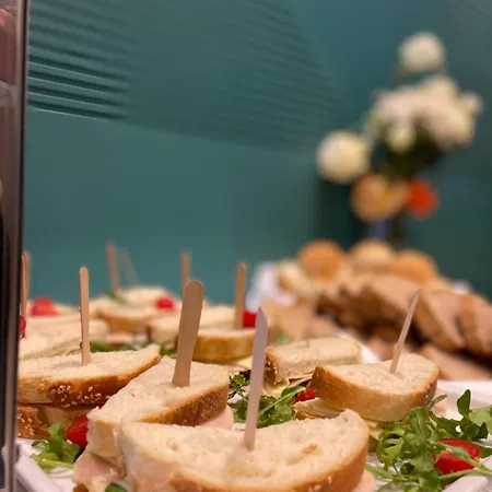 Отель Amr - Durres