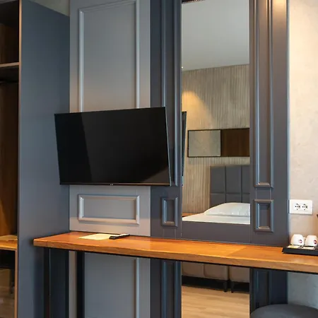 Отель Amr - Durres 4*