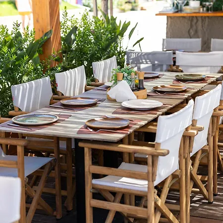 Amr - Durres Отель