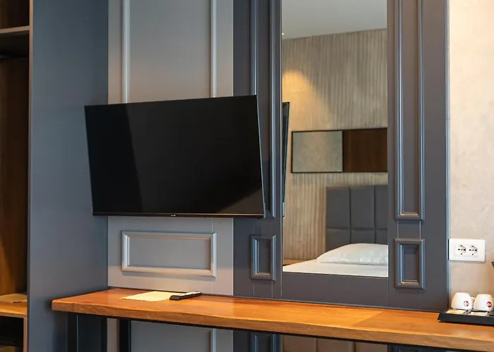 Hotel Amr - Durres 4*