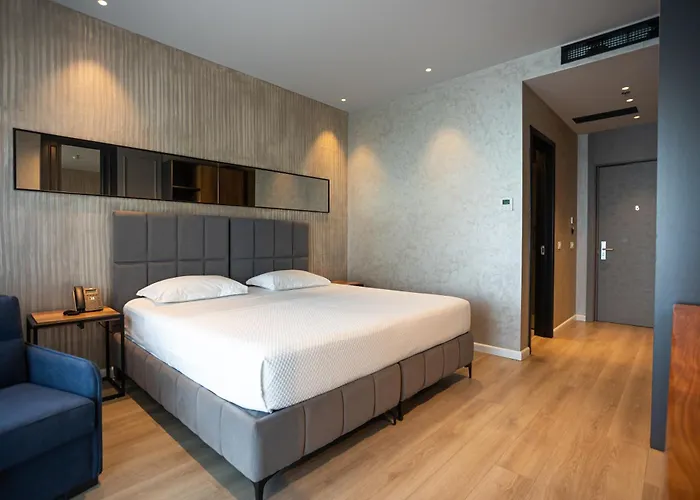 Amr - Durres 4* Shkallnur